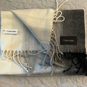NWOT Calvin Klein scarf
